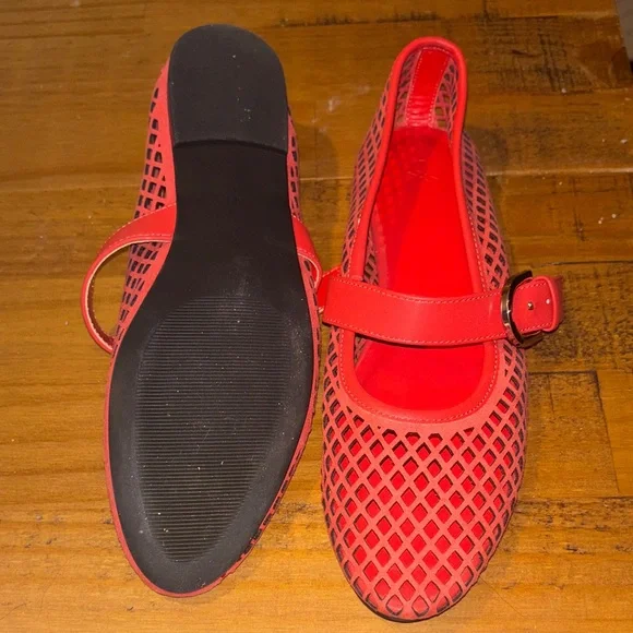 United Colors of Benetton - Red Women's Mary Jane Flats. Size 38 NEVER WORN! - Picture 2 of 4